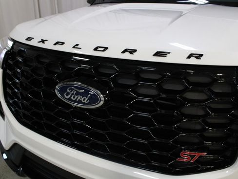 New 2026 Ford Explorer ST w/ Sun And Sound Package AWD/4WD image 34