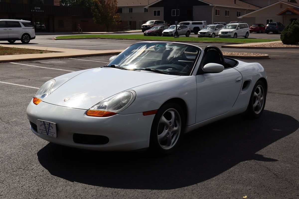 Used 1999 Porsche Boxster RWD image 10