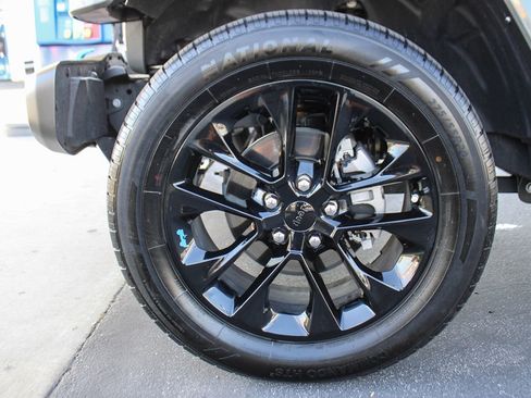 Used 2022 Jeep Wrangler Unlimited Sahara image 34