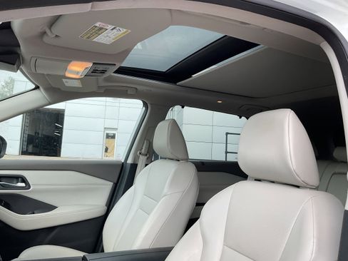 Used 2023 Nissan Rogue SV w/ SV Premium Package image 7