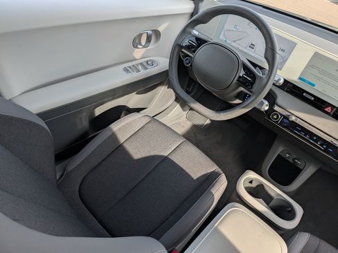 Certified 2024 Hyundai Ioniq 5 SEL AWD/4WD image 9
