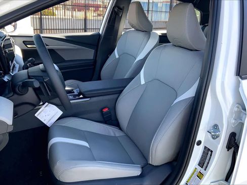 Certified 2026 Toyota Camry SE image 8