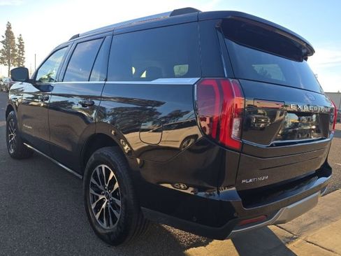 Used 2025 Ford Expedition Platinum image 2