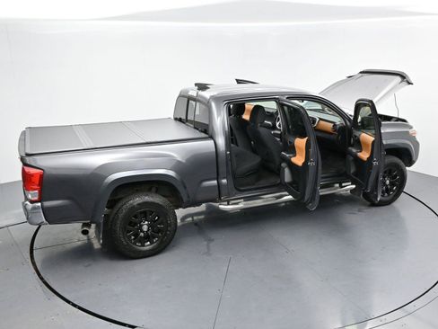 Used 2017 Toyota Tacoma SR5 w/ Tow Package AWD/4WD image 36