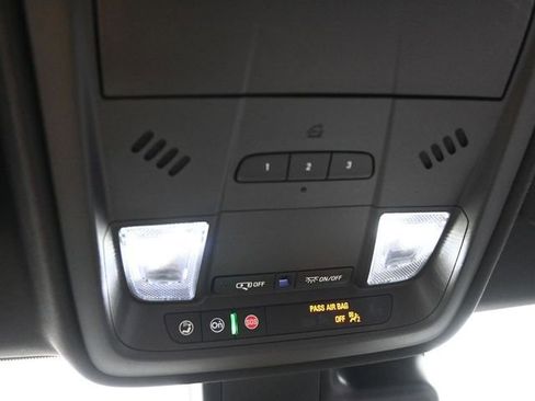 Used 2023 Cadillac XT4 Premium Luxury image 29