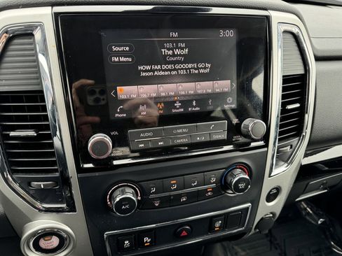 Used 2021 Nissan Titan SV w/ Accessory Utility Package image 10