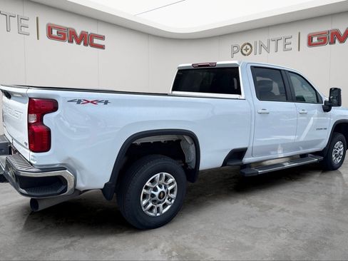 Used 2024 Chevrolet Silverado 2500 LT AWD/4WD image 7