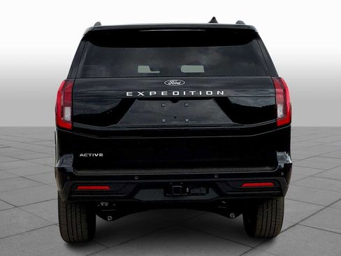 New 2025 Ford Expedition Active image 4