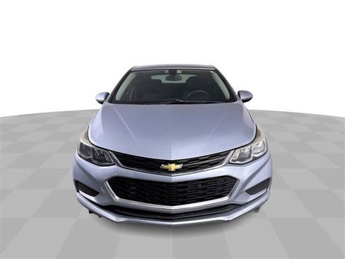 Used 2018 Chevrolet Cruze LS image 3
