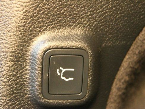 Used 2020 Jeep Cherokee High Altitude image 17