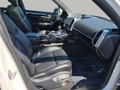 Used 2018 Porsche Cayenne S AWD/4WD image 29
