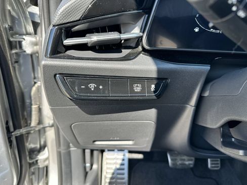 Used 2023 Kia Niro EX Touring FWD image 18
