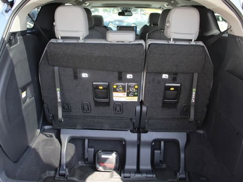 Certified 2026 Toyota Sienna XLE FWD image 26