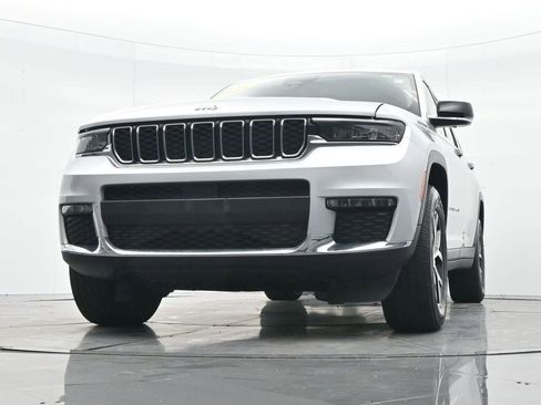 Used 2023 Jeep Grand Cherokee L Limited image 28