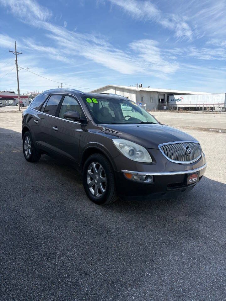 Used 2008 Buick Enclave CXL w/ Entertainment Package #1 FWD image 2