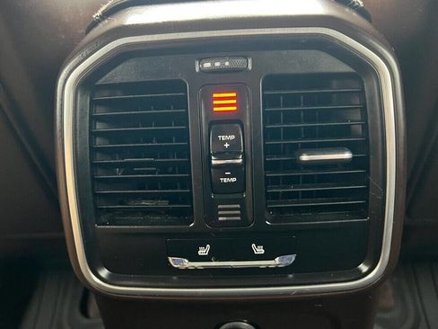 Used 2017 Porsche Macan Turbo image 36