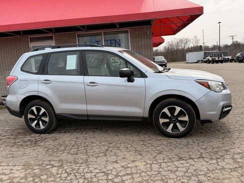 Used 2017 Subaru Forester 2.5i w/ Alloy Wheel Package image 4