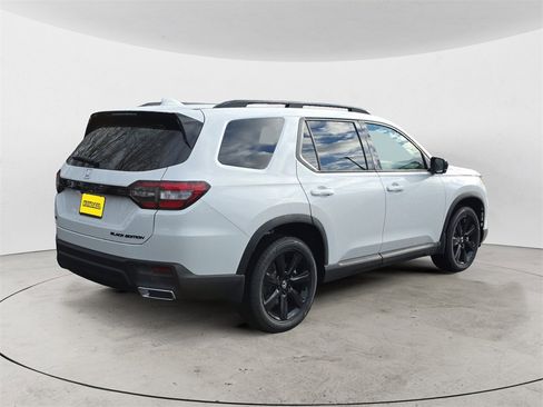 New 2025 Honda Pilot Black Edition image 5