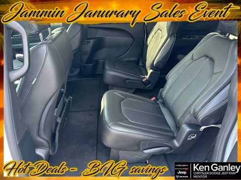 New 2026 Chrysler Voyager LX image 13