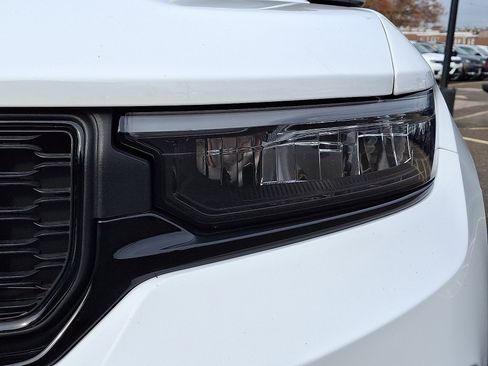 Used 2024 Jeep Grand Cherokee Altitude image 9