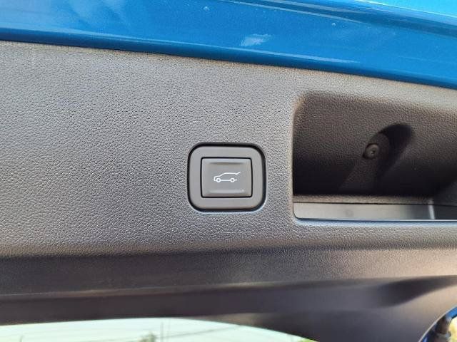 New 2025 Chevrolet Equinox EV LT w/ LPO, Blackout Package FWD image 6