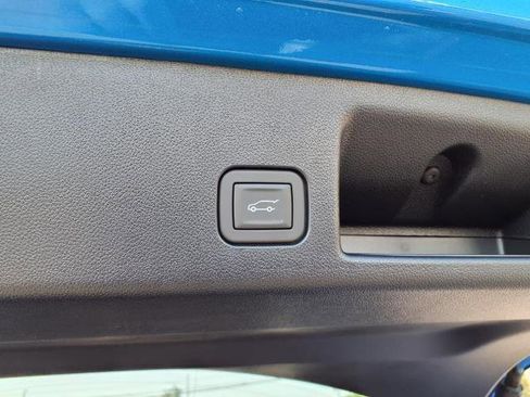 New 2025 Chevrolet Equinox EV LT w/ LPO, Blackout Package image 6