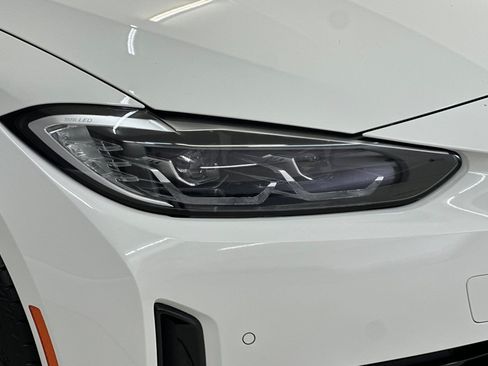 Used 2023 BMW i4 eDrive40 RWD image 11