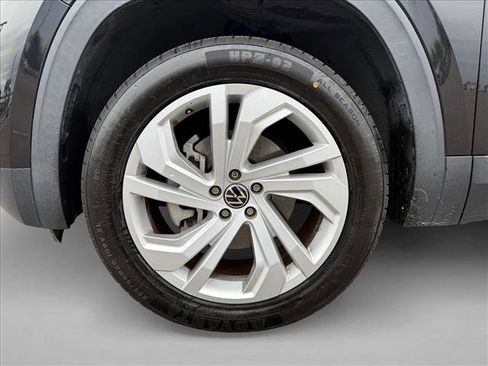 Used 2021 Volkswagen Atlas SE image 23