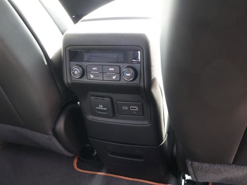 Used 2023 GMC Acadia AT4 w/ Preferred Package image 18