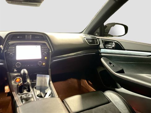 Used 2023 Nissan Maxima SR w/ Sport Mat Group image 25