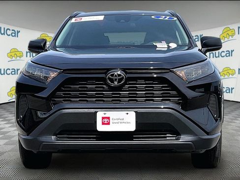 Used 2021 Toyota RAV4 LE AWD/4WD image 2