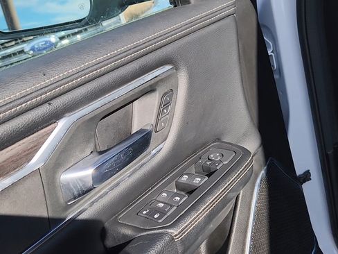 Used 2025 RAM 1500 Laramie AWD/4WD image 7