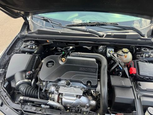 Used 2020 Chevrolet Malibu LT FWD image 12