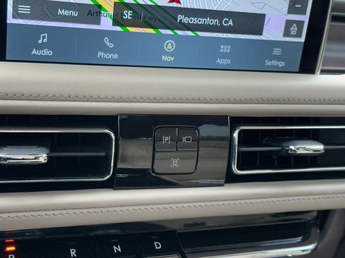 Used 2023 Lincoln Aviator Reserve w/ Elements Package Plus image 27