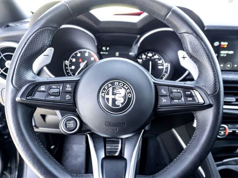 Used 2022 Alfa Romeo Stelvio Sprint image 17