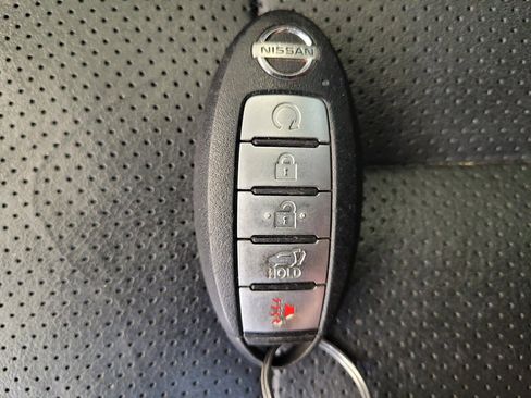 Used 2020 Nissan Rogue SL w/ Premium Package FWD image 32