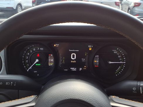 Used 2024 Jeep Wrangler Unlimited w/ Convenience Group AWD/4WD image 14