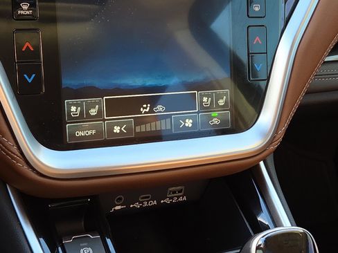 Used 2025 Subaru Outback Touring XT w/ Popular Package #2 image 27