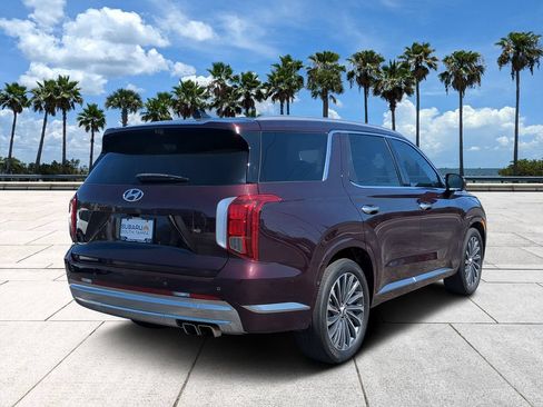Used 2024 Hyundai Palisade Calligraphy FWD image 4