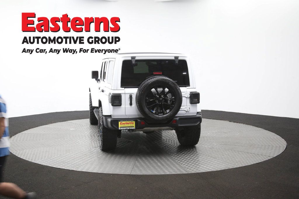 Used 2022 Jeep Wrangler Unlimited Sahara w/ Cold Weather Group AWD/4WD image 38