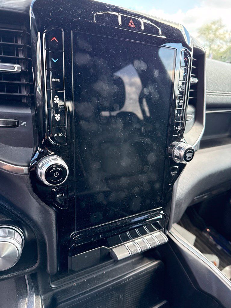 Used 2023 RAM 1500 Laramie AWD/4WD image 20