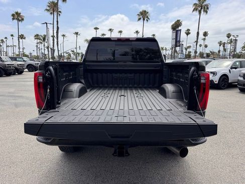 Used 2025 GMC Sierra 3500 Denali w/ Denali Reserve Package AWD/4WD image 13
