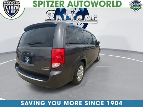 Used 2018 Dodge Grand Caravan SE w/ UConnect Hands-Free Group FWD image 9