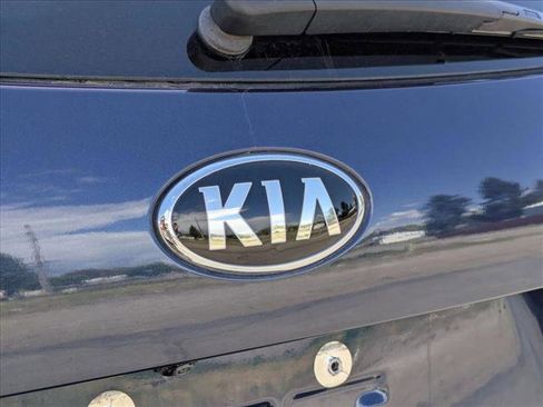 Used 2018 Kia Sorento FWD V6 image 30