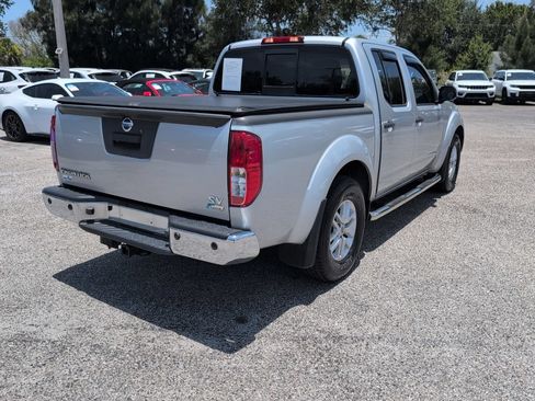 Used 2017 Nissan Frontier SV w/ SV Value Truck Package RWD image 3