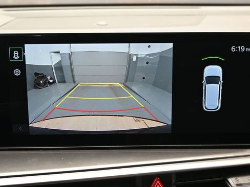 Used 2025 Kia Sorento S image 21