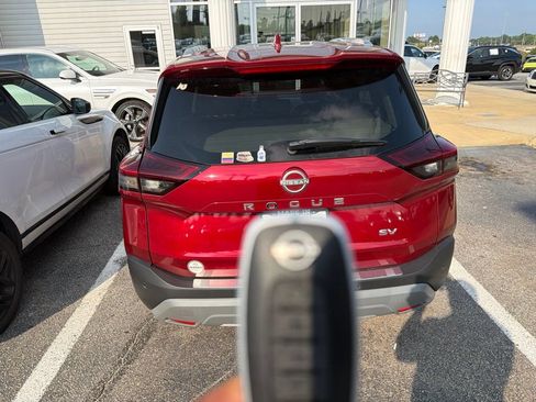 Used 2023 Nissan Rogue SV w/ SV Premium Package FWD image 4