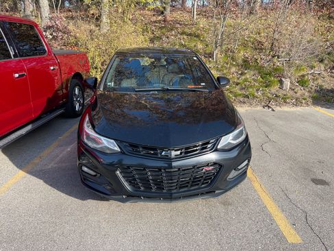 Used 2018 Chevrolet Cruze LT w/ Sun And Sound Package image 6