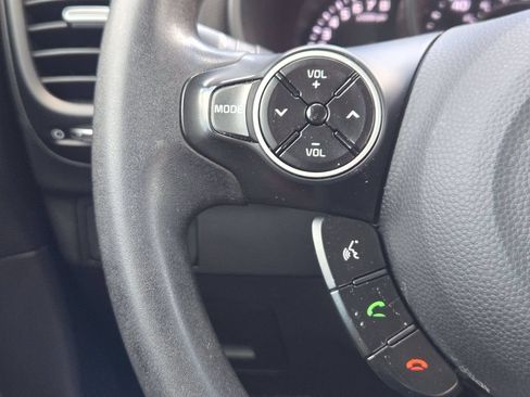 Used 2014 Kia Soul FWD image 23