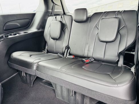 Used 2023 Chrysler Pacifica Touring-L w/ S Appearance Package FWD image 28